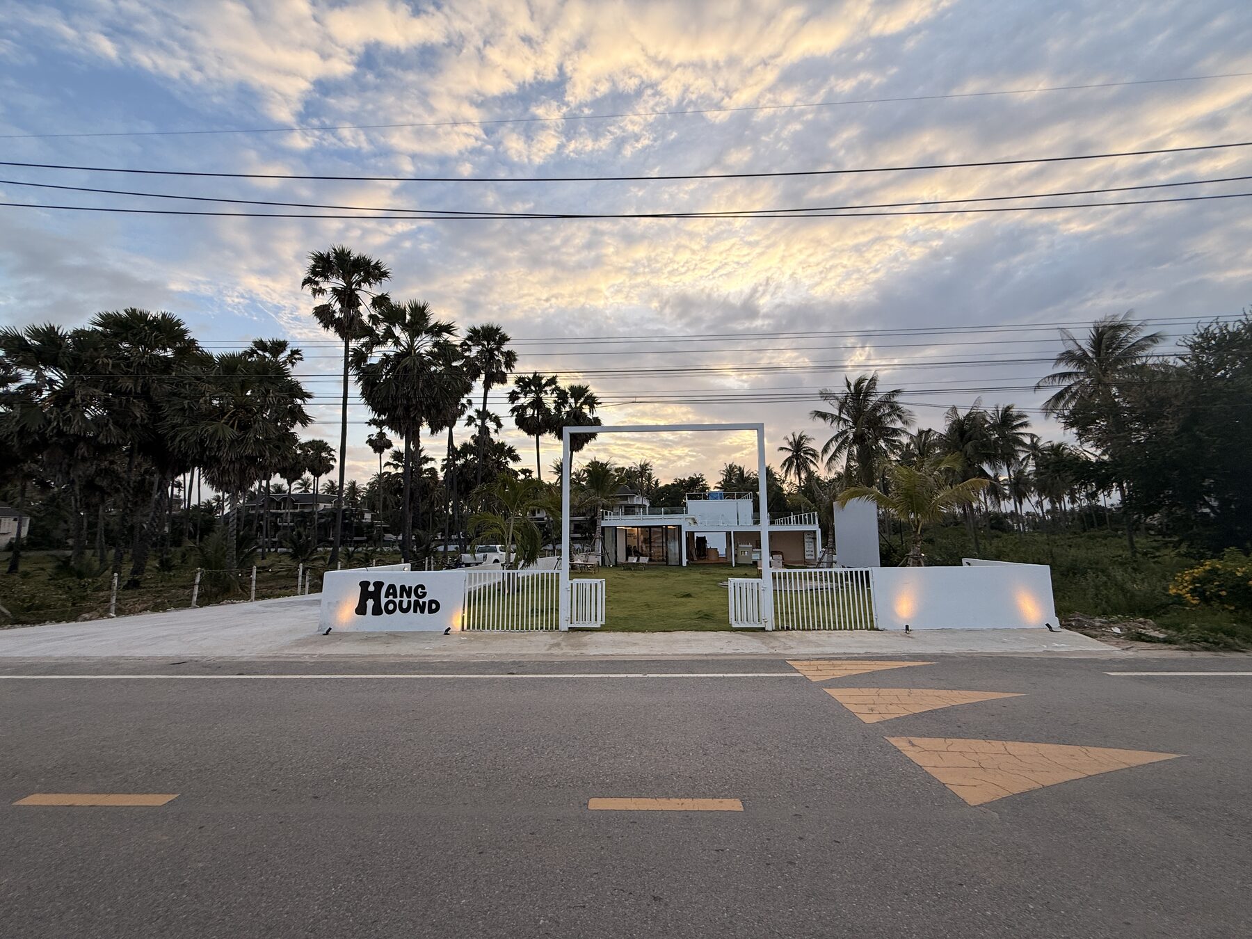 Hang Hound entrance at sunset